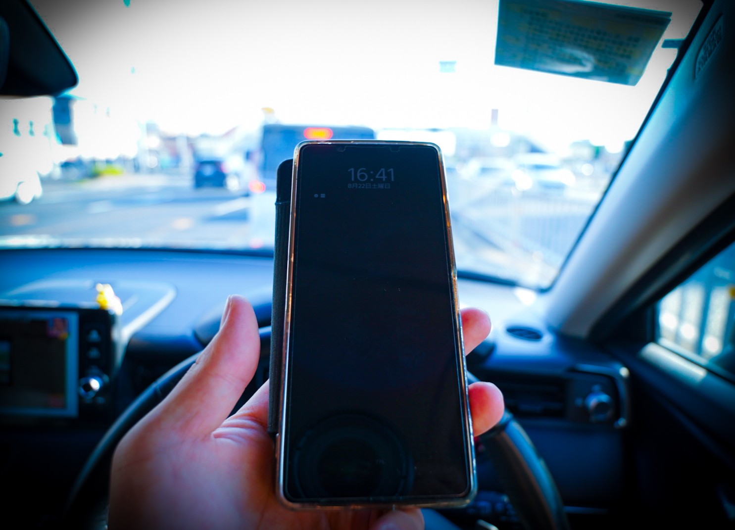 運転中見るものはそれですか?
